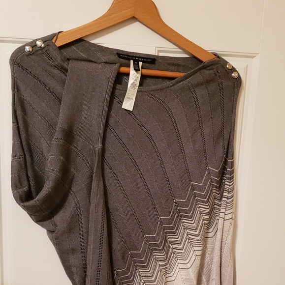 WHITE HOUSE BLACK MARKET CHEVRON ZIG ZAG PONCHO PU - Picture 7 of 8